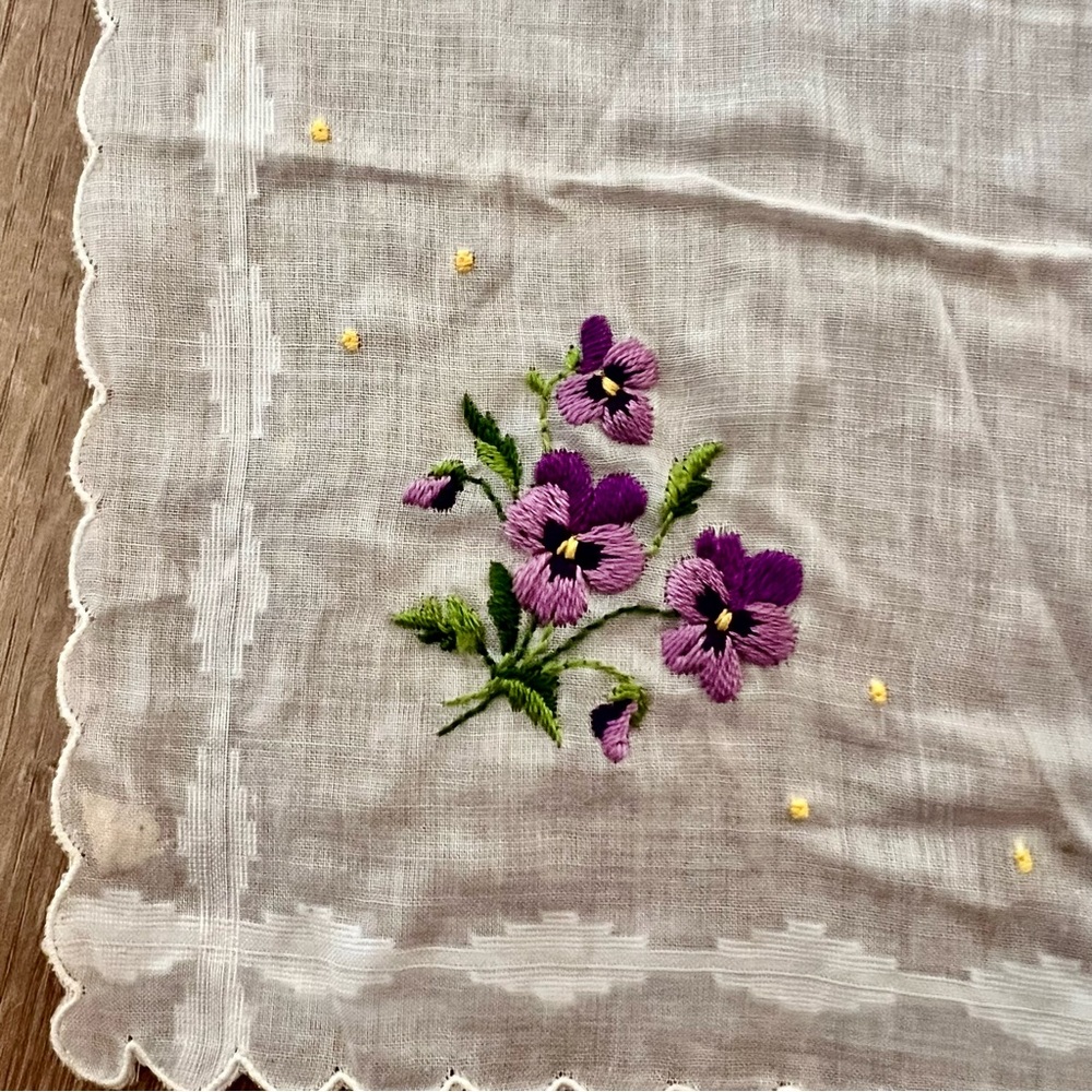 2 PCs Vintage Handkerchiefs Hankies Napkins - Gauzy Embroidered Flower & Crochet - Picture 2 of 5